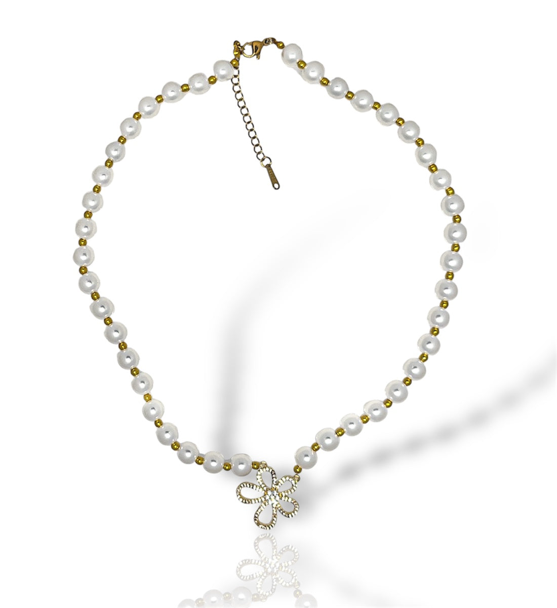 Gold-plated pearl necklace with flower pendant 18 carat